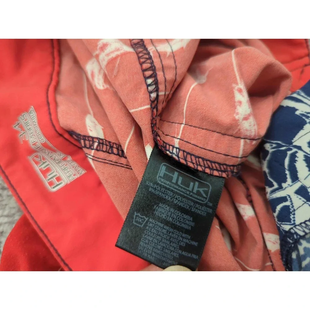 HUK Shorts 34 Red Blue KC‎ Scott Flag Inseam: 10